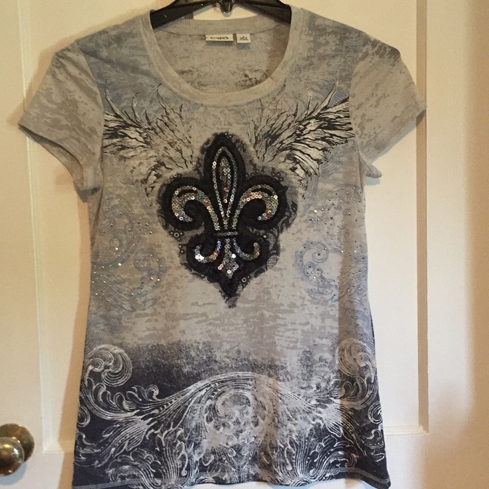 Cato short sleeve printed tee. Small